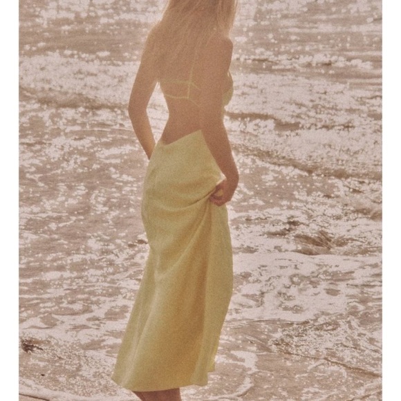 Elegant Yellow Spaghetti Strap Dress - Picture 3 of 3